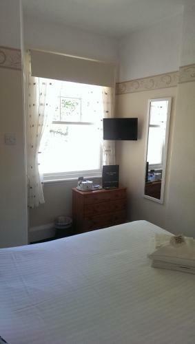 Hostal Tusker Lodge - Adults Only