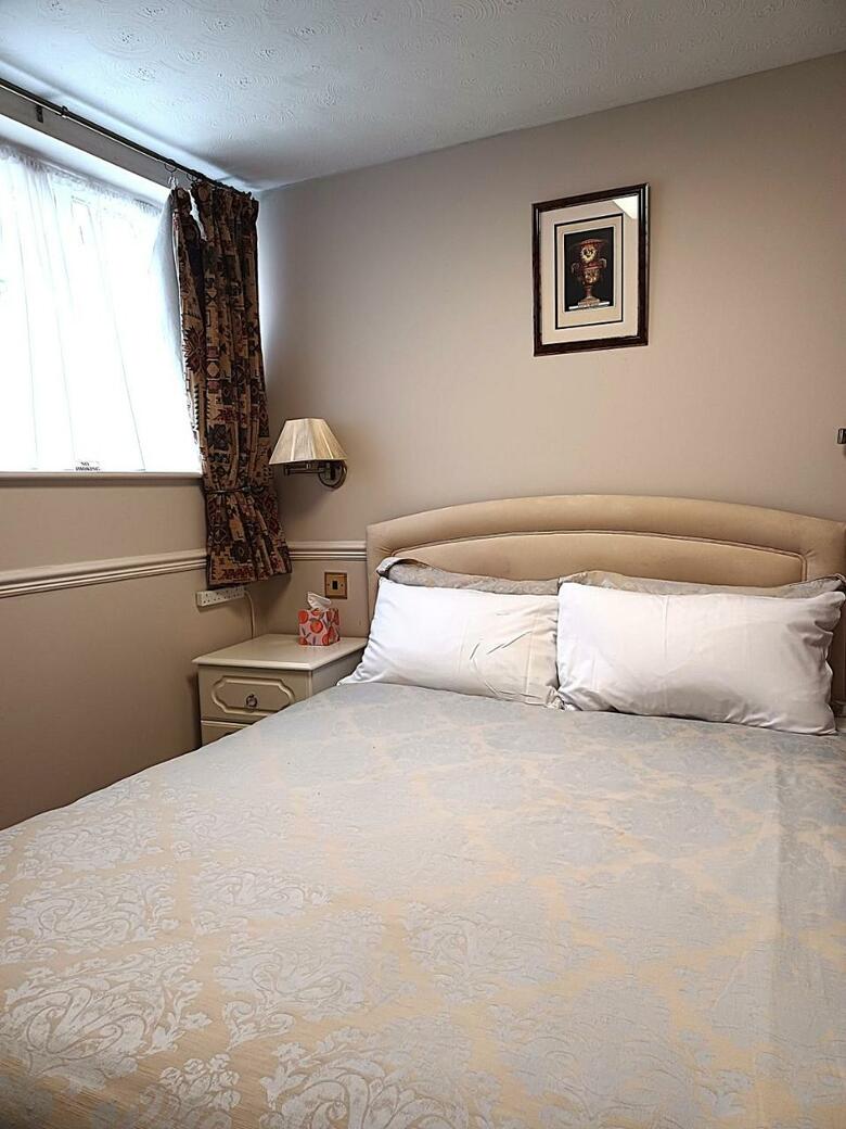 Hostal Hunters Lodge Guest House