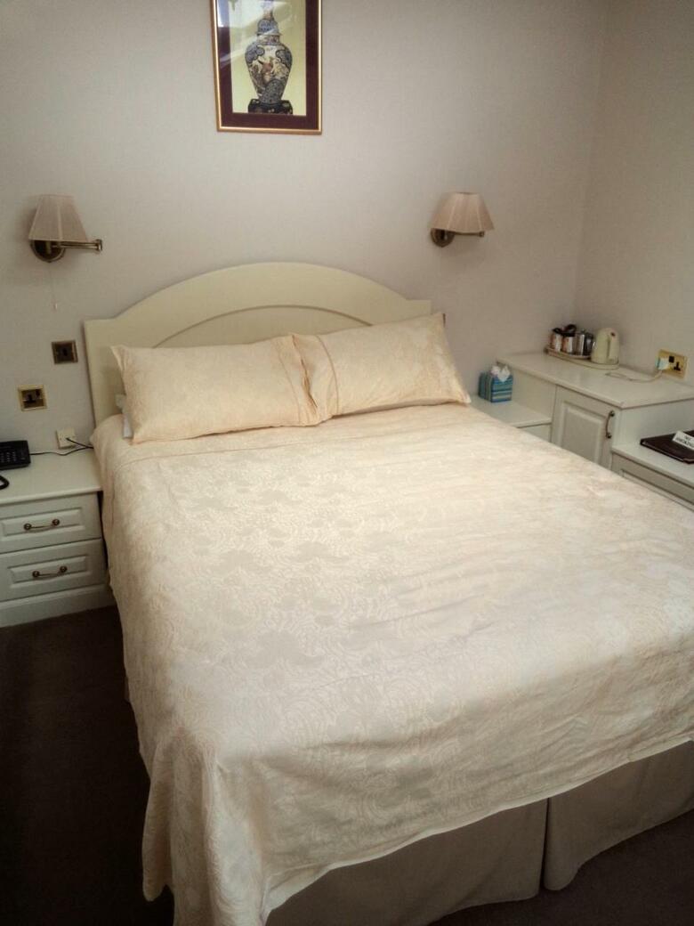 Hostal Hunters Lodge Guest House