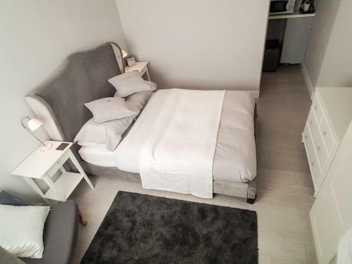Hostal Lakeside Guest House