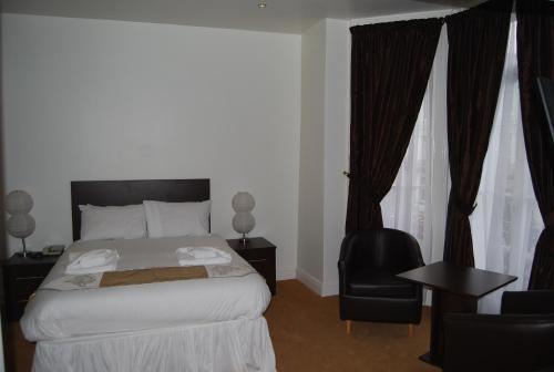 The Waverley Hotel