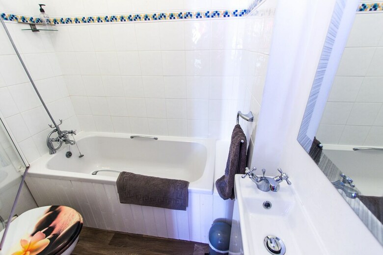 Hostal Harbour Heights Guest House
