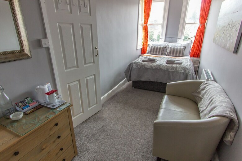 Hostal Harbour Heights Guest House