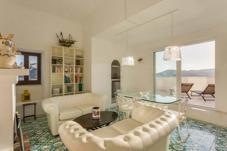 Hotel Torre Dei Borboni