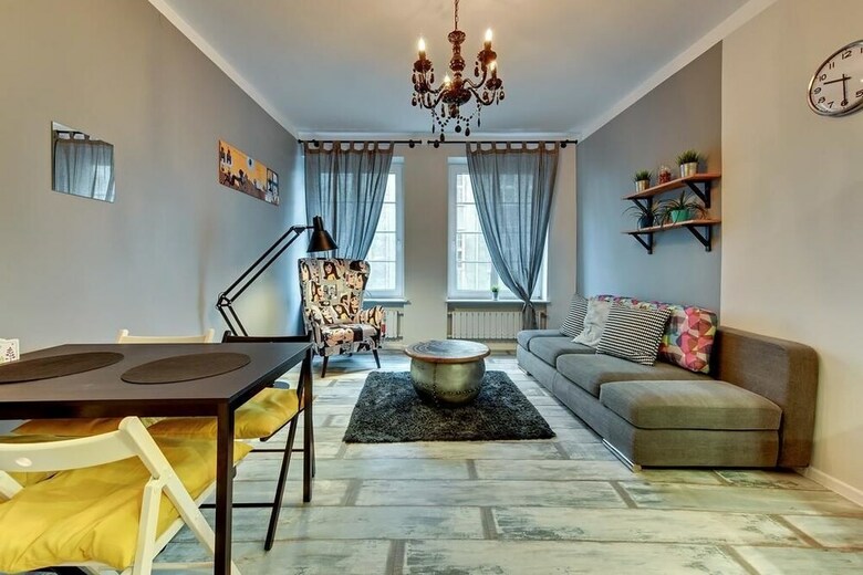 Navy Group - Old Town Apartments