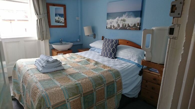 Hostal The Kenton Hotel