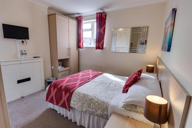 Hostal The Sportsview Guest House