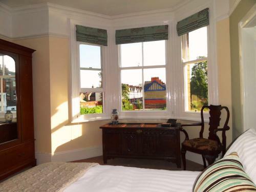 Hostal Alcuin Lodge Guest House