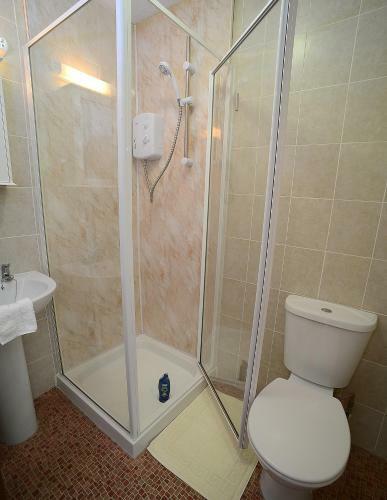Hostal Lynmoore Guest House