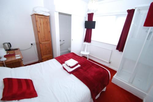 Hostal Whiteways Hotel
