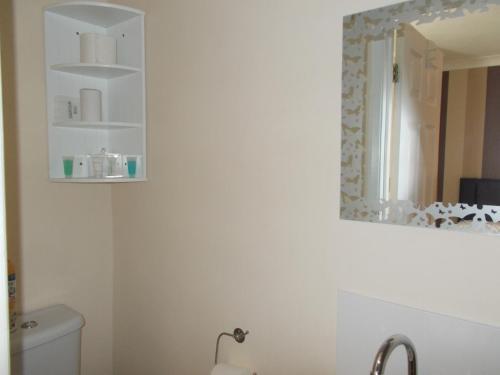 Hostal Twin Palms Guesthouse