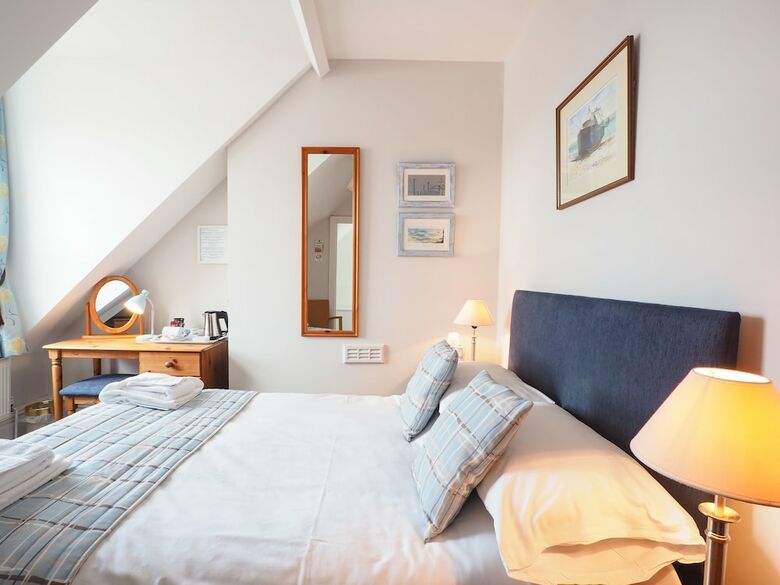 Hostal Bay Lodge Guest House