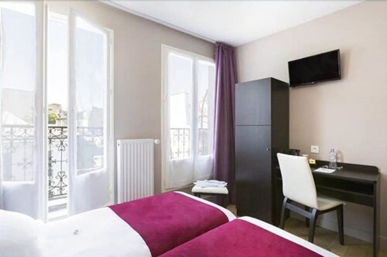 Hostal Hotel Bastille