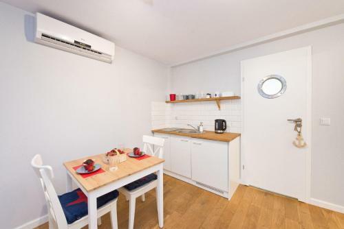 Hostal Navy Group - Anchor House
