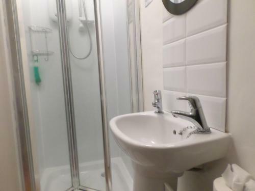 Hostal Beech House - Adult Only