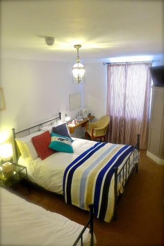 Hostal The White Cliffs Hotel