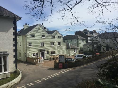 Hostal The White Cliffs Hotel
