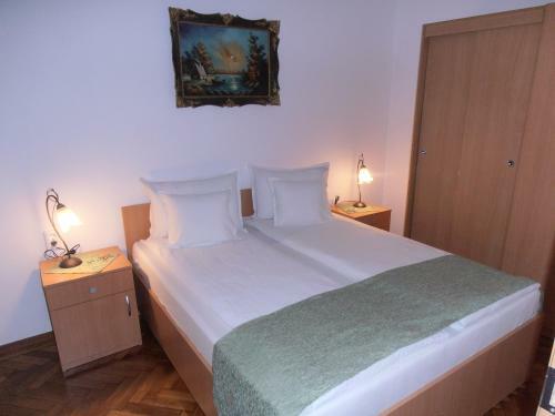 Nicolas Central Apartament