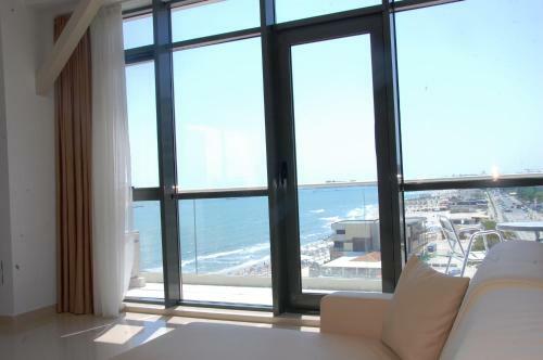 Riviera Residence Apartments