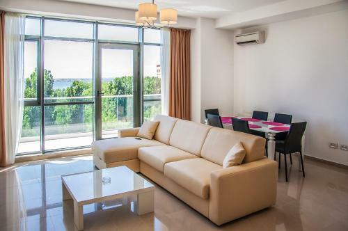 Riviera Residence Apartments