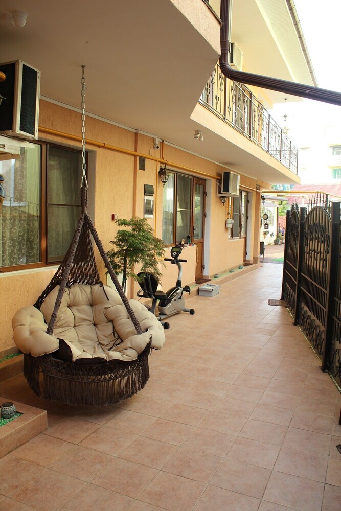 Posada V Gostyah U Julii Guest House
