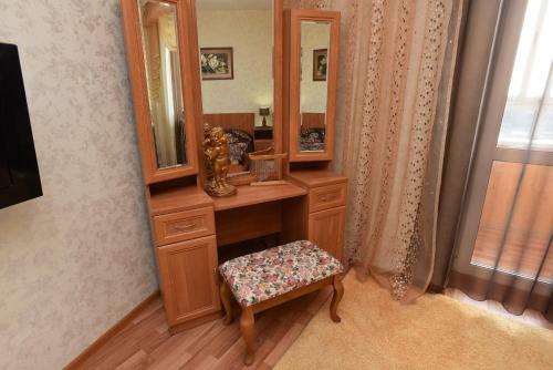 Apartment Domashny Uyut Na Malysheva 4b