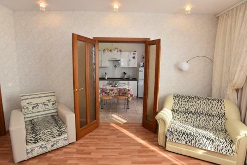 Apartment Domashny Uyut Na Malysheva 4b