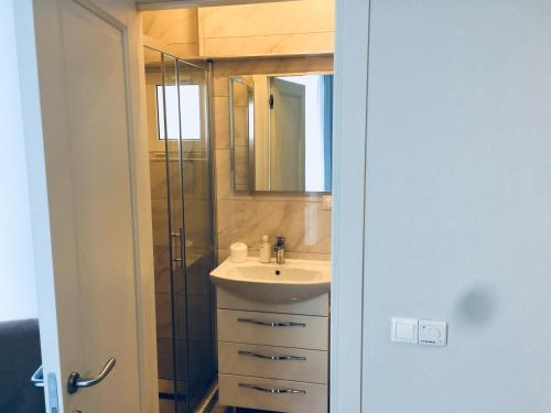 Apartment Versal Na Nesebrskaya 14