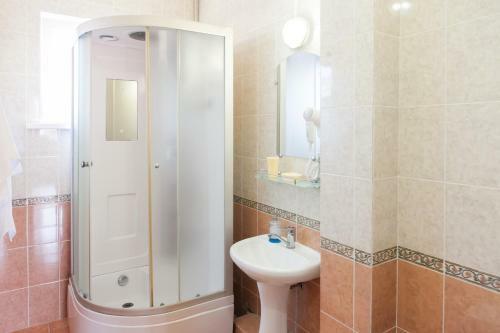 Hostal Bukhta ?5 Guest House