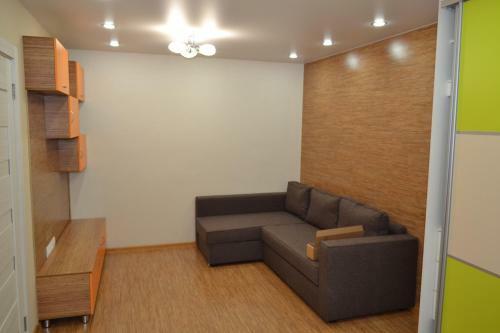 Apartment On Dolzhanskaya 6