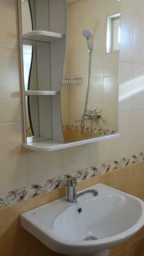 Hostal Alie Parusa Guest House