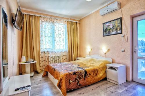 Hostal Karavella Guest House