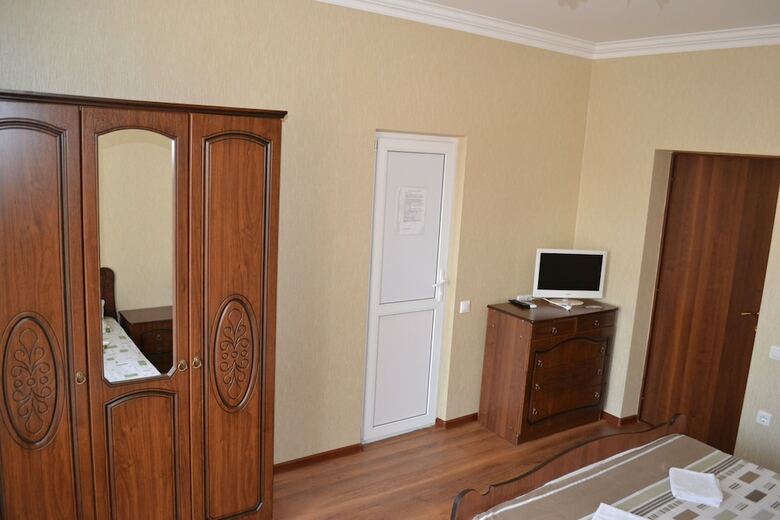 Hostal Alisa Guest House