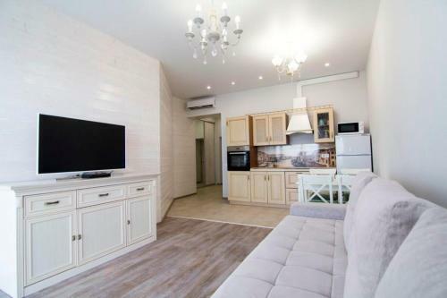Apartment In Ideal House
