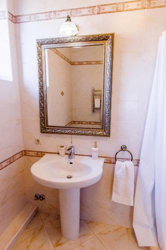 Hostal Apelsin Guest House