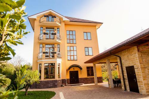 Hostal Apelsin Guest House