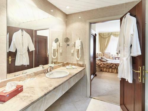 Proton Business Hotel