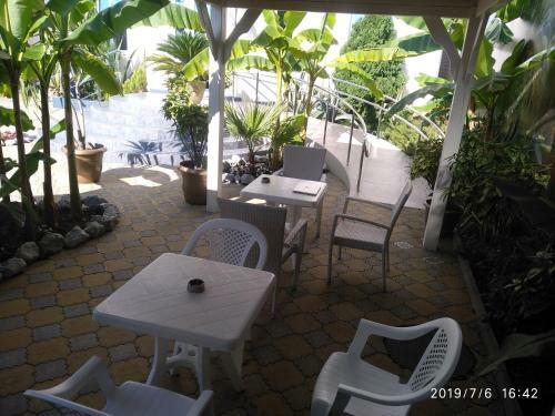 Hostal Lacosta Guest House