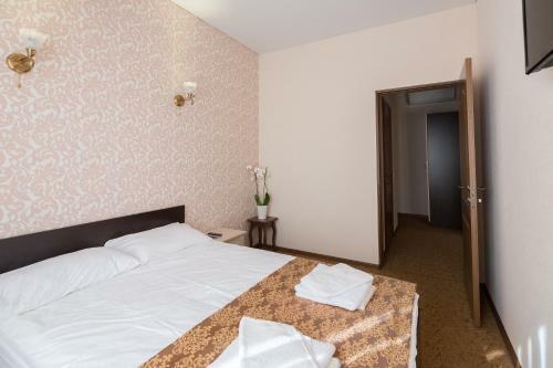 Hostal Prosperus Guest House