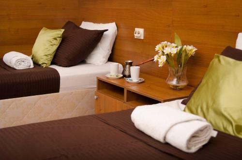 Hostal Prosperus Guest House
