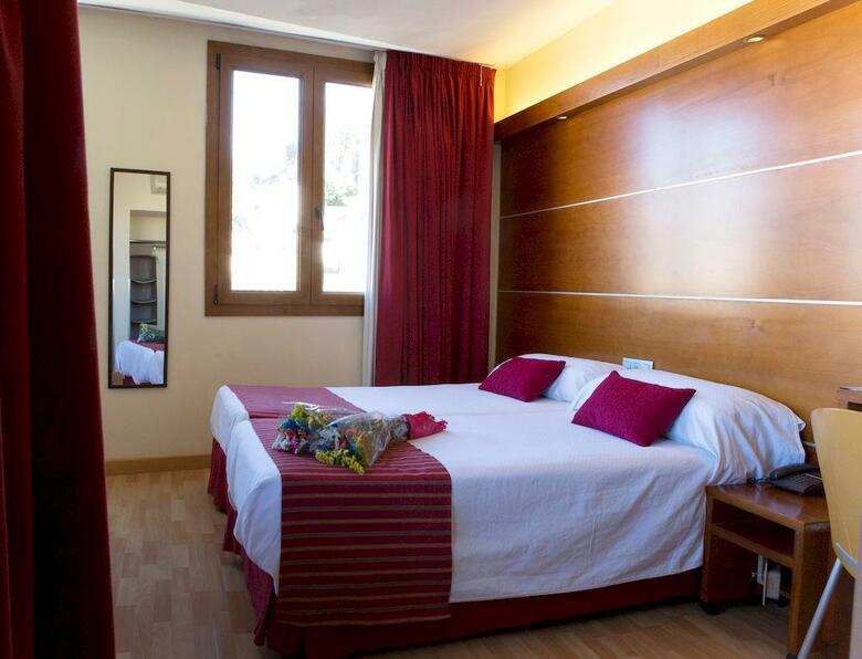 Hotel Puerta De Las Granadas