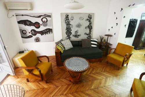 Midtown Oasis Apartment