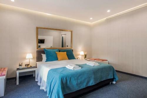Central Business Apartment