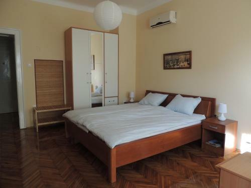 Bay Window Apartment