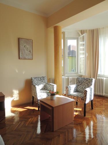 Bay Window Apartment
