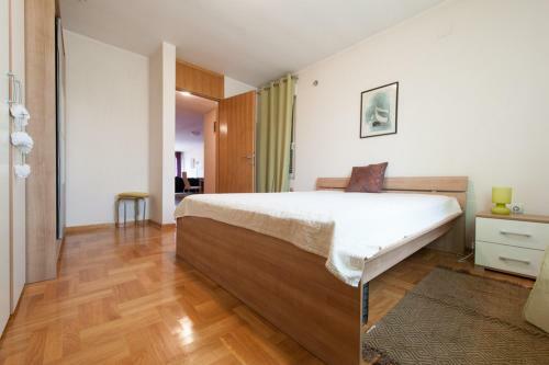 Apartment Sweet Dreams
