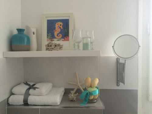 Apartment White Owl