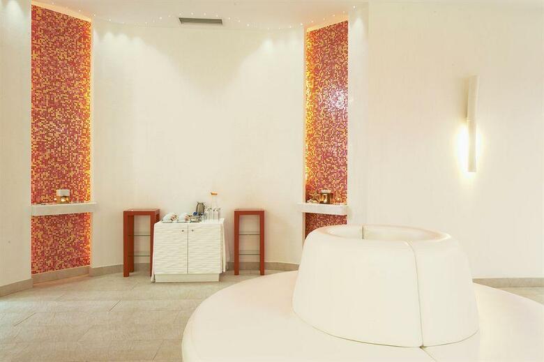 Real Marina Hotel & Spa