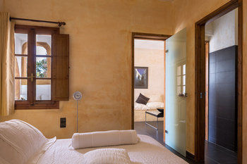 Petra Hotel And Suites