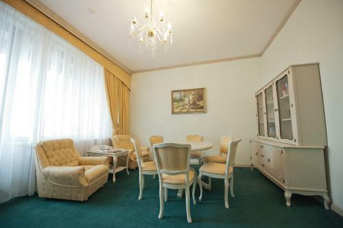 Jolly Alon Hotel